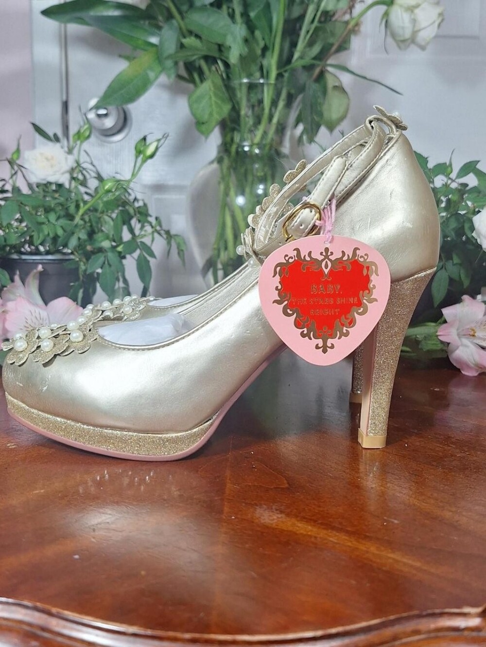✨ Baby, the Stars Shine Bright Gold Glitter Floral & Pearl Heels | Size L / US 7